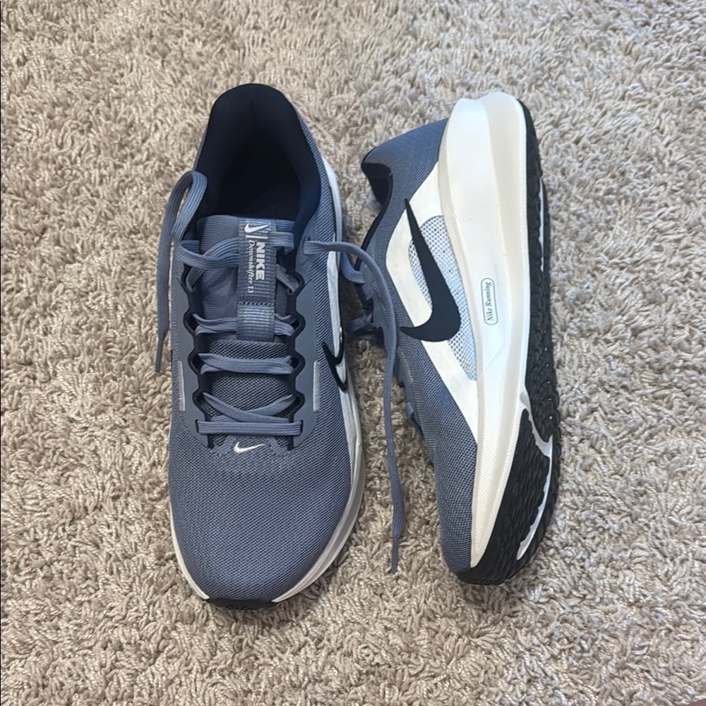 Nike Downshifter 13
Men's Road Running Shoes
Size: 7 brand new never worn